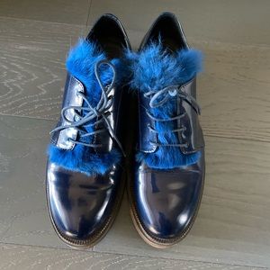 Apostrophe blue leather fur shoes